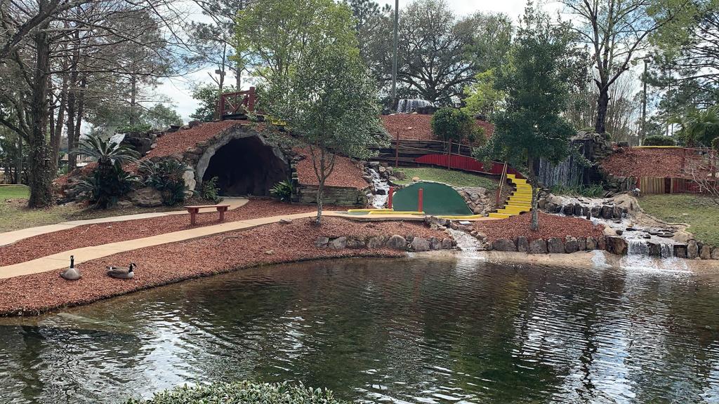 trackside-the-putting-place-1