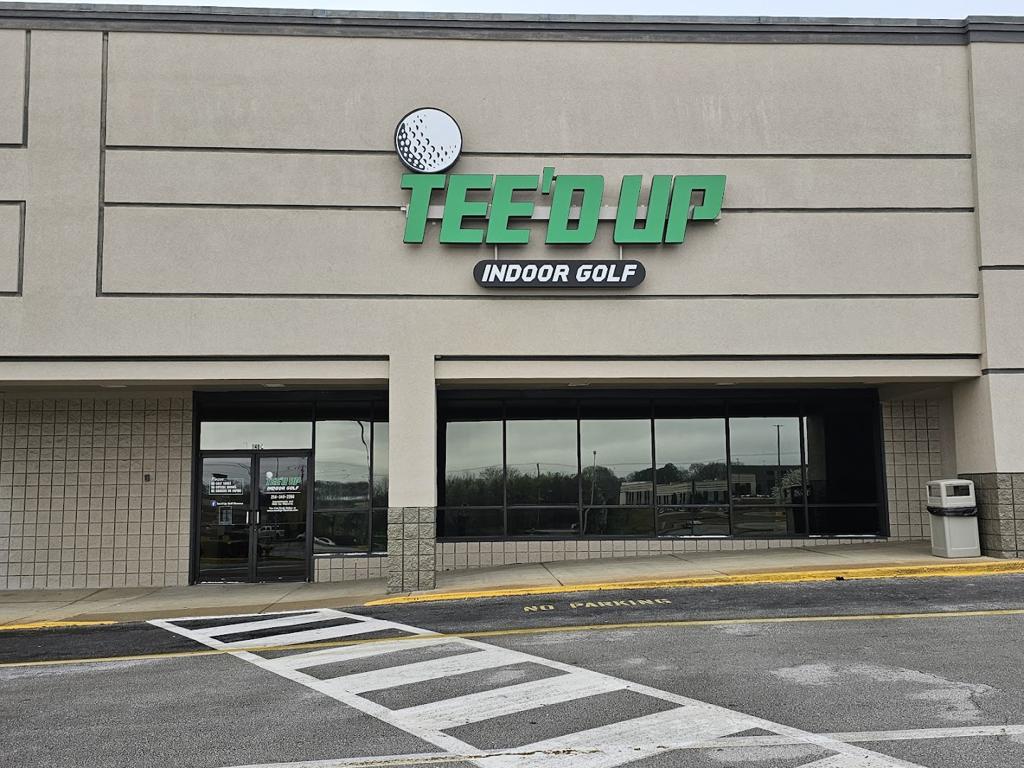 teed-up-indoor-golf-1