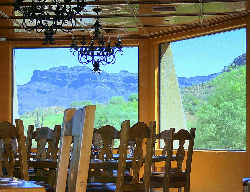 kokopellis-restaurant-at-gold-canyon-golf-resort-4
