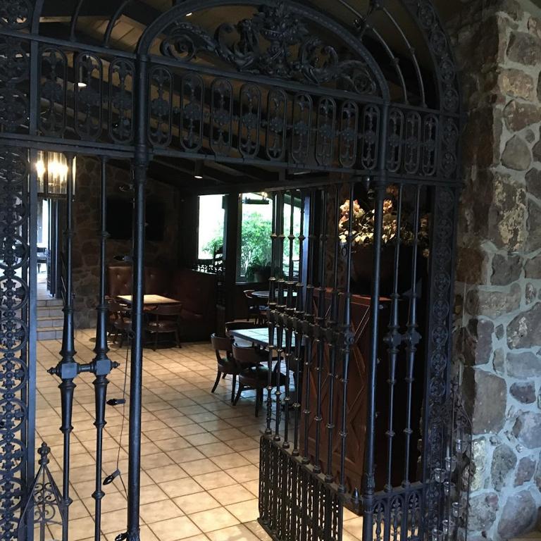 red-apple-inn-country-club-5