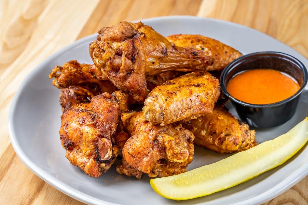 chicken-n-pickle-overland-park-13