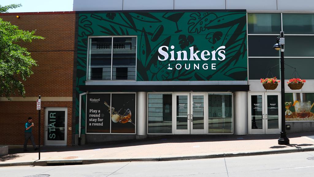 sinkers-lounge-power-light-4