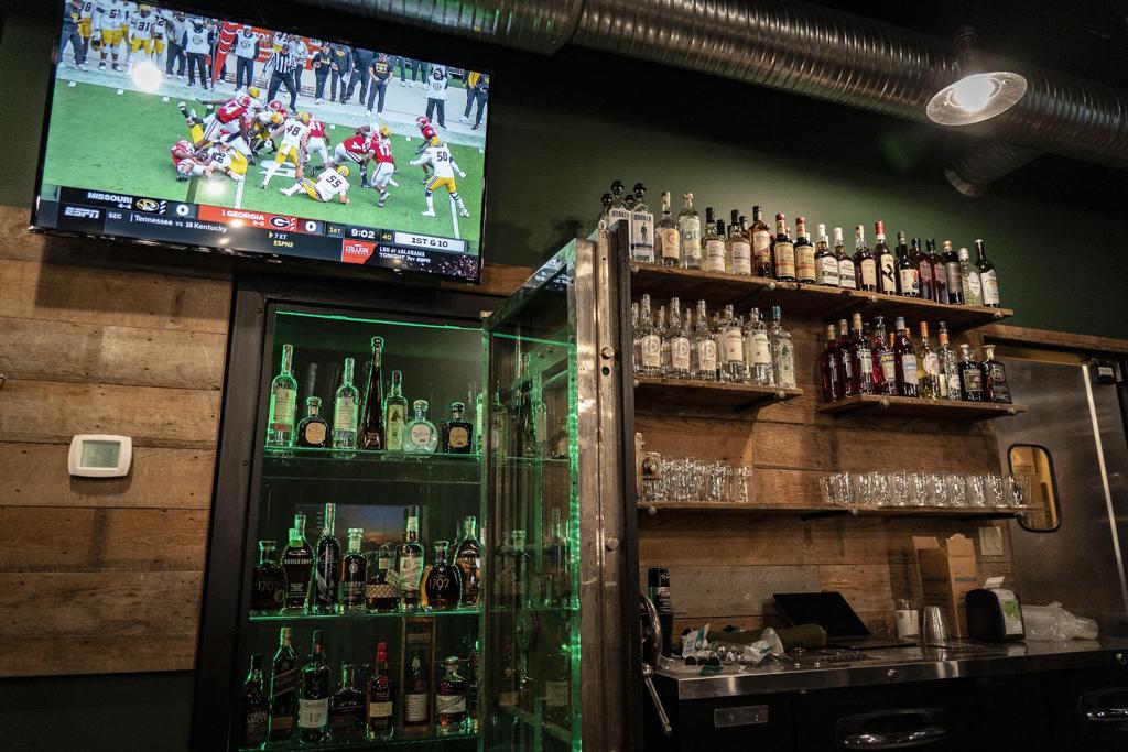 the-tee-box-golf-bar-restaurant-8