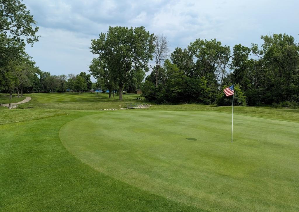 village-greens-golf-course-2