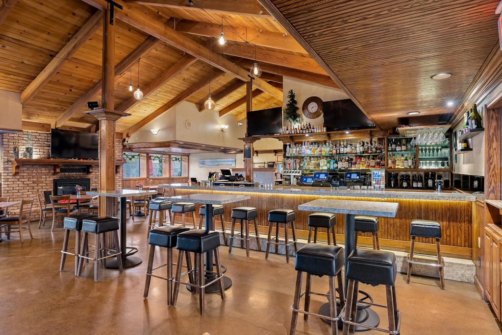 the-clubhouse-grill-sea-pines-4