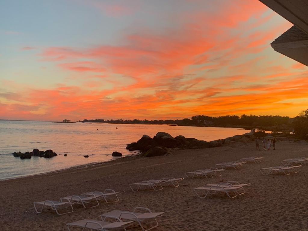 wee-burn-beach-club-1