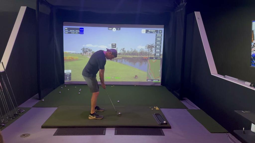 golf-garage-please-click-on-website-to-book-times-not-book-now-3-bays-open-pool-darts-and-beer-and-wine-3