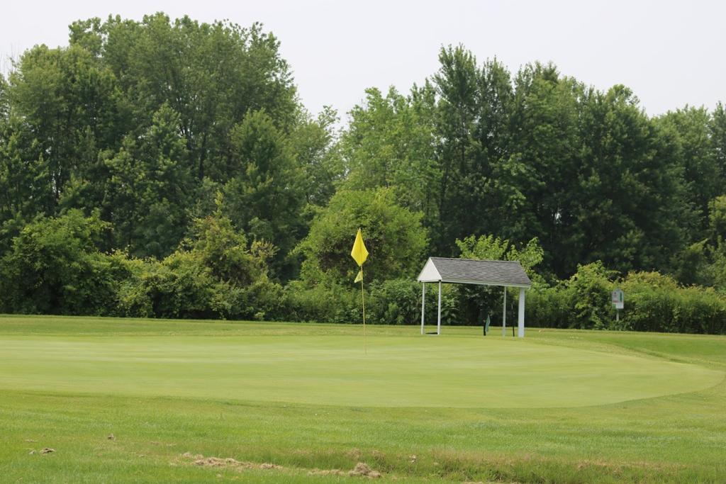 deme-acres-golf-course-1755464925960