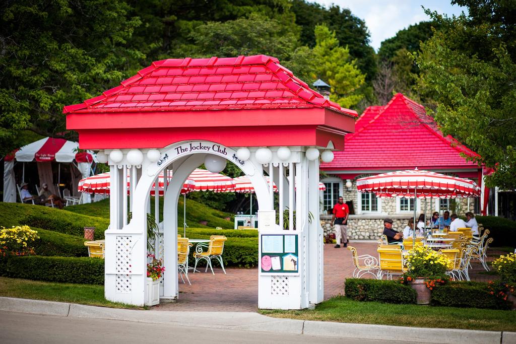 the-jockey-club-at-the-grand-stand-10