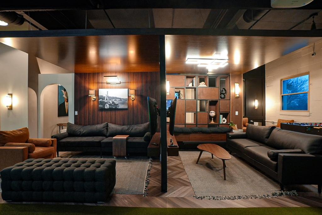 the-gregor-private-indoor-golf-and-club-2