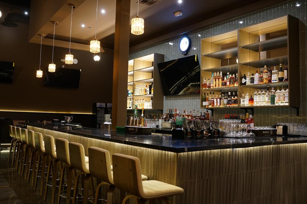 nice-shot-golf-lounge-bar-1755477440410