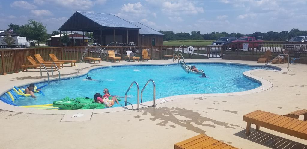 grand-meridian-rv-tiny-home-cabin-resort-and-storage-2