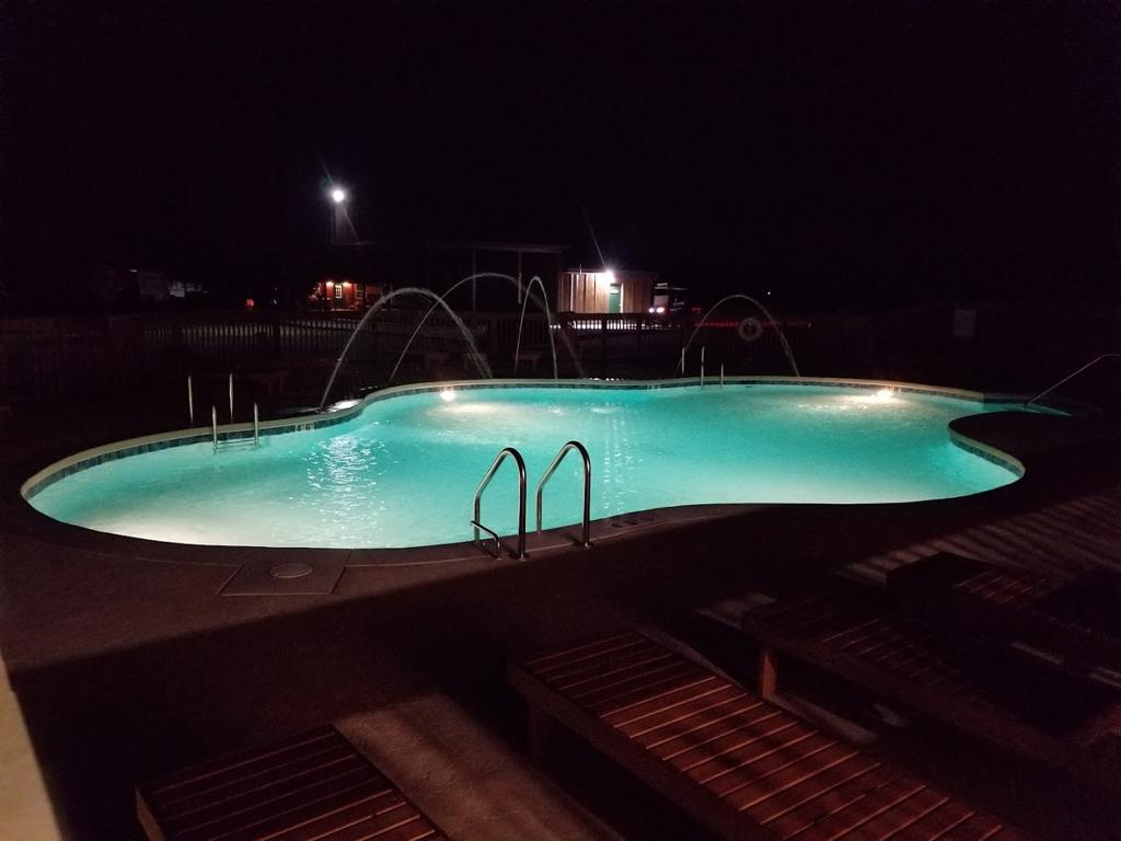 grand-meridian-rv-tiny-home-cabin-resort-and-storage-4