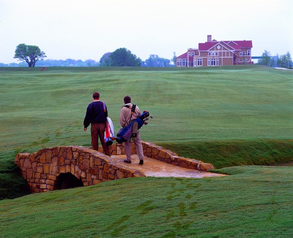 golf-clubs-at-the-tribute-1755494975416