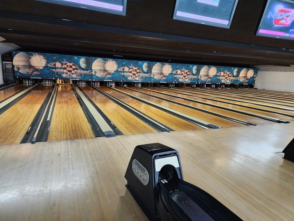 vincis-bowling-entertainment-1755469366607