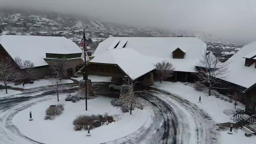 hidden-valley-country-club-3