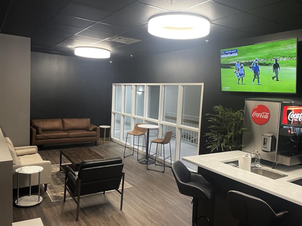 birdies-golf-lounge-2