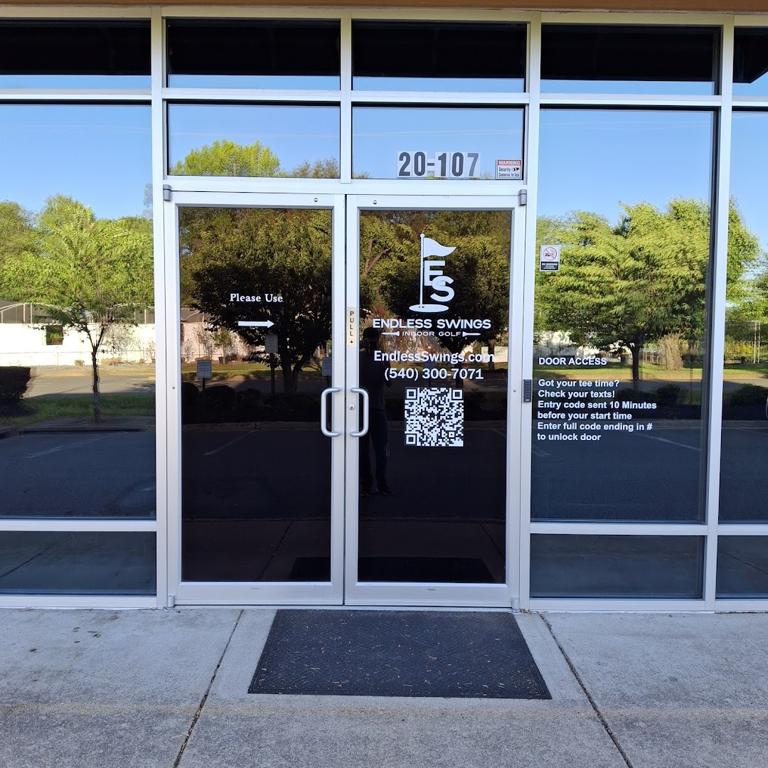 endless-swings-indoor-golf-1