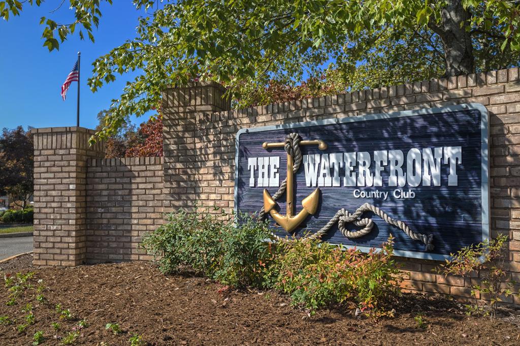 the-waterfront-country-club-1